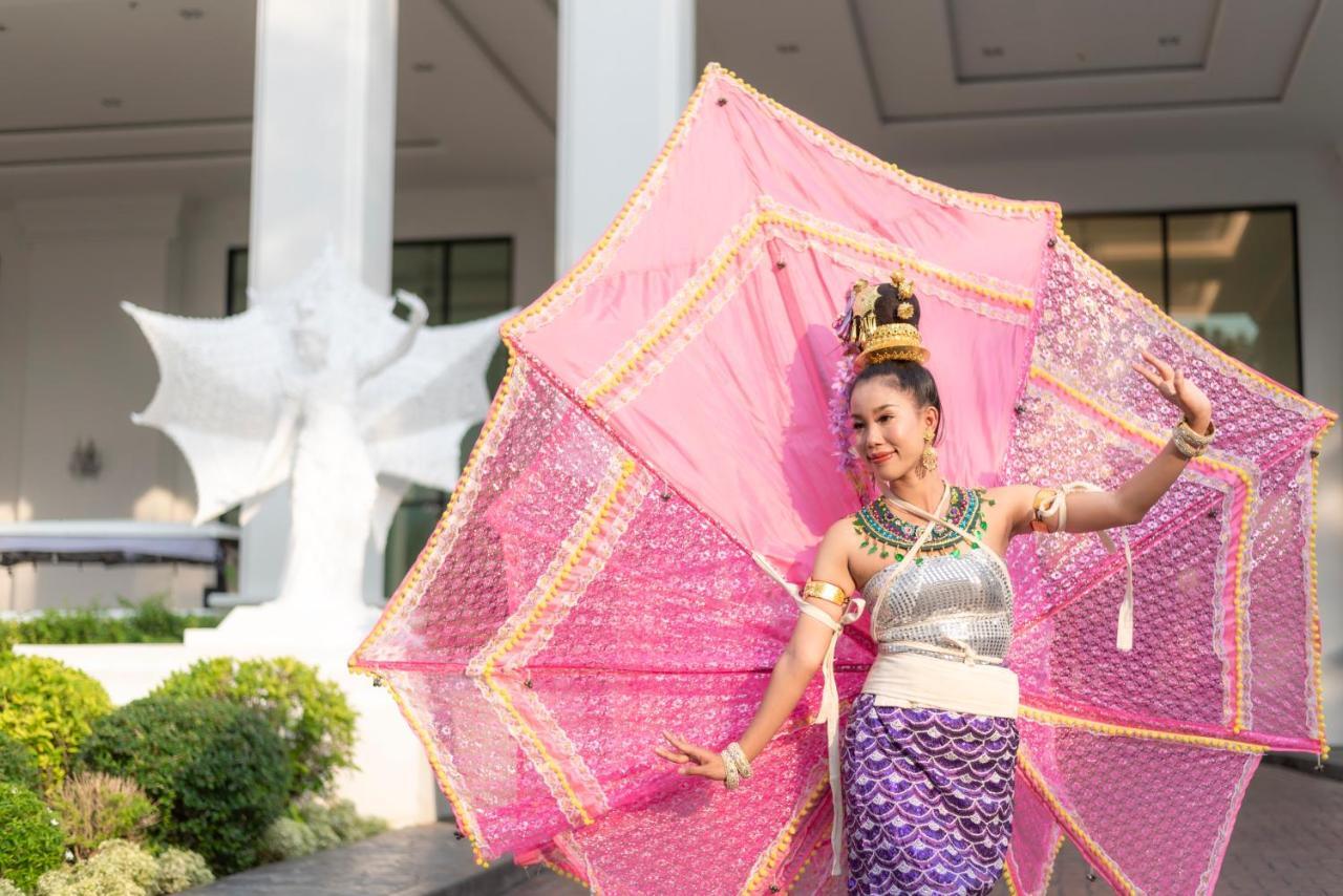The Empress Premier Chiang Mai - Sha Extra Plus Exterior photo A dancer in traditional Thai attire