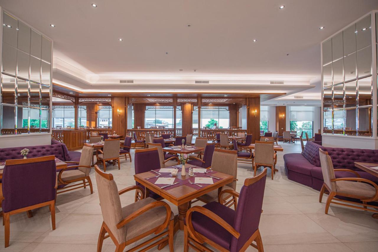 The Empress Premier Chiang Mai - Sha Extra Plus Exterior photo The restaurant