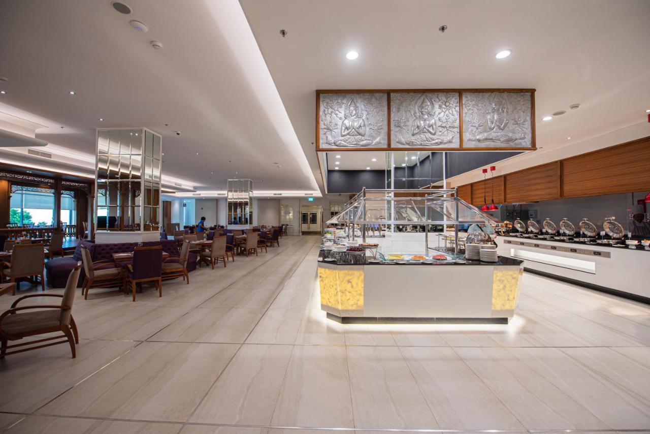 The Empress Premier Chiang Mai - Sha Extra Plus Exterior photo The lounge at the airport